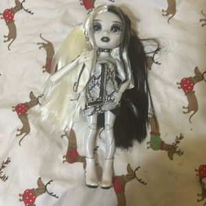 Shadow high doll comes as seen
